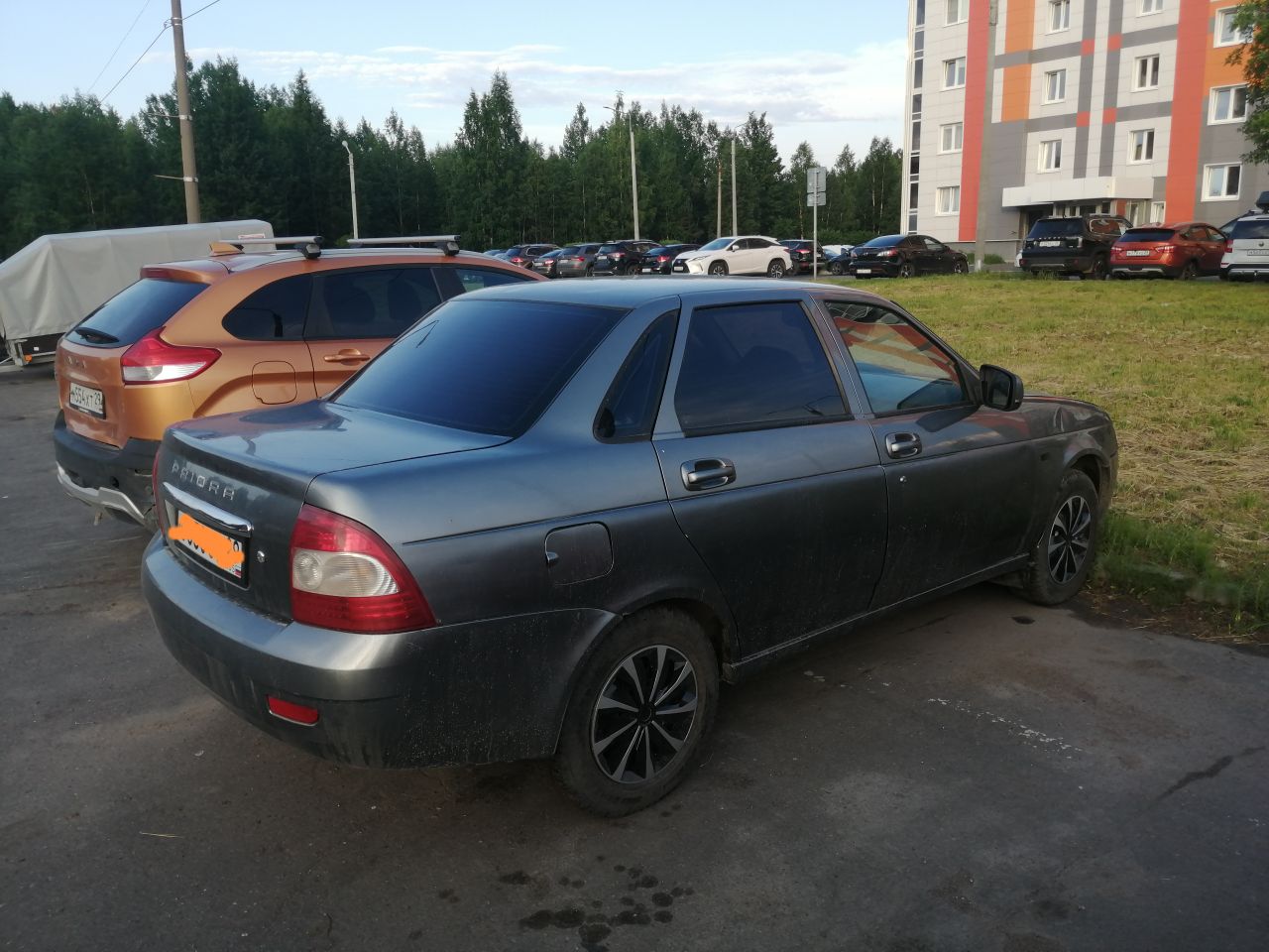 Приора 1 Седан с кормы