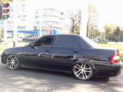 седан