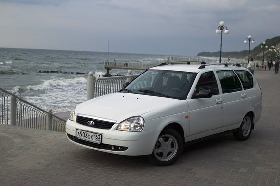 Lada Priora - White