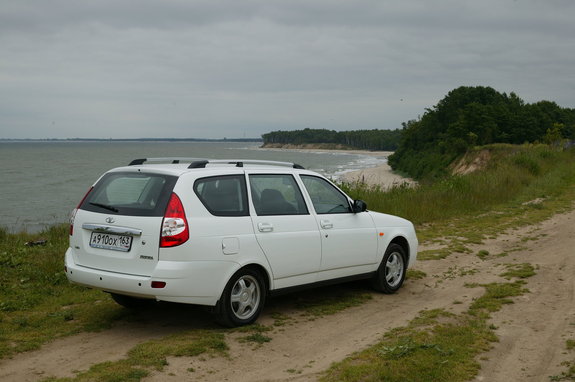 Lada Priora - White