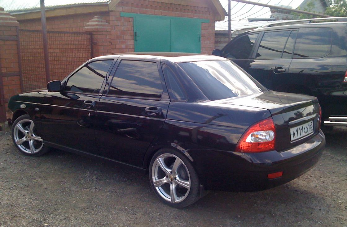 R17 black