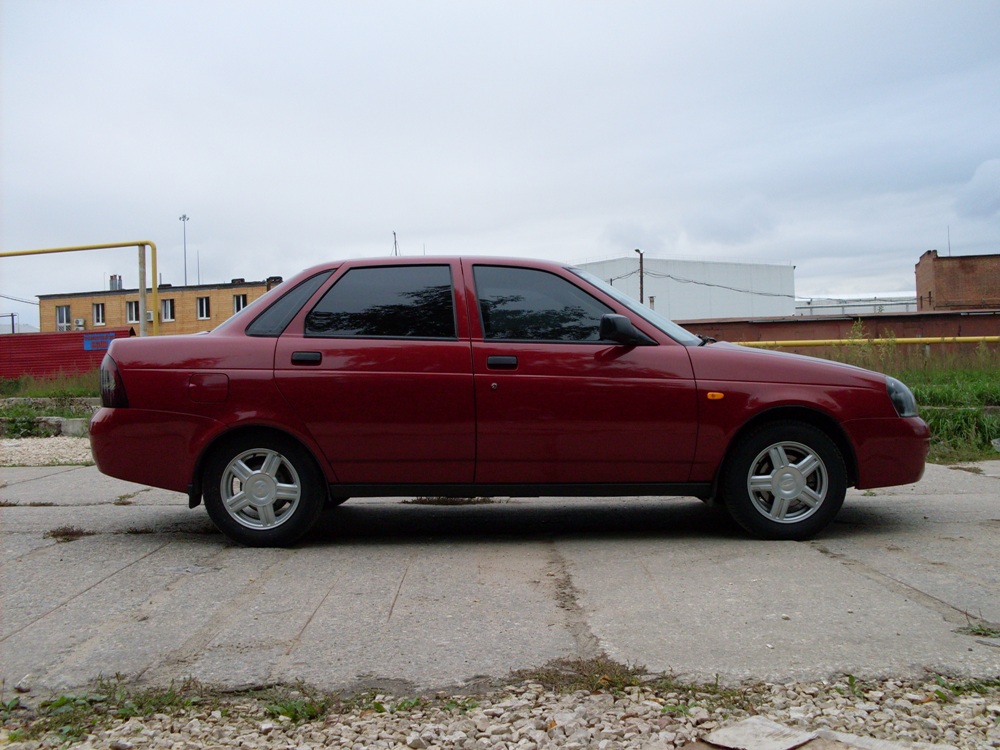 Priora Sedan 2010